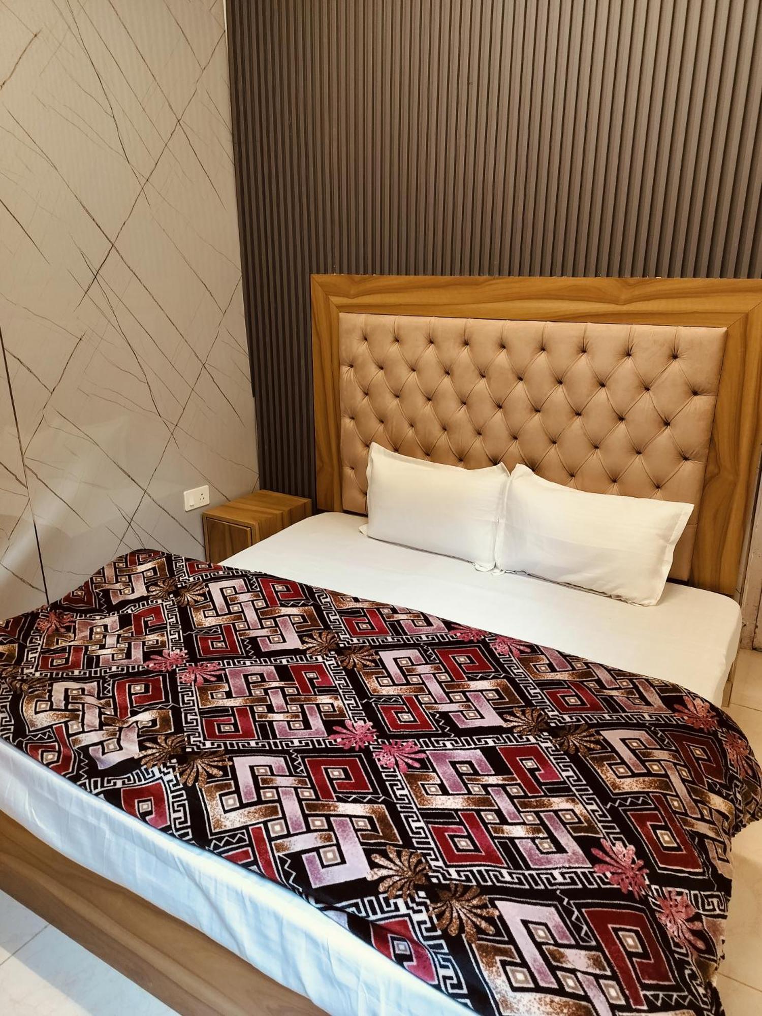 Madan Kunj B & B Mall Road Σίμλα Εξωτερικό φωτογραφία